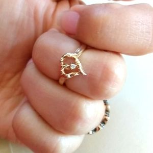 10k yellow gold heart Stone ring